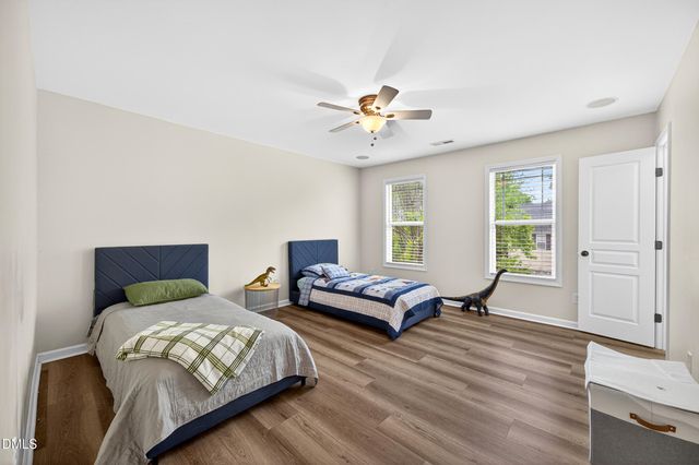 105 Oakbeech Court, Holly Springs, NC 27540