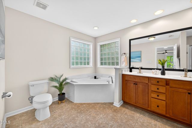 105 Oakbeech Court, Holly Springs, NC 27540
