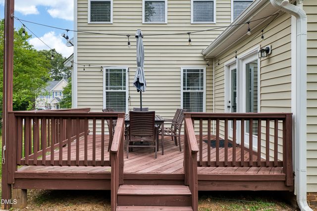 105 Oakbeech Court, Holly Springs, NC 27540