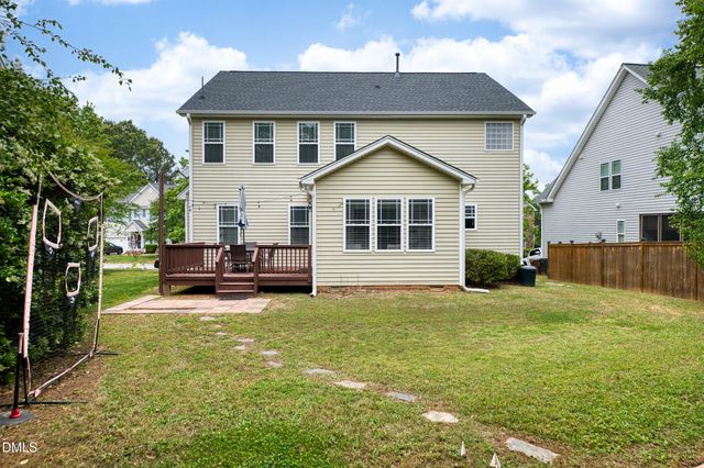 105 Oakbeech Court, Holly Springs, NC 27540
