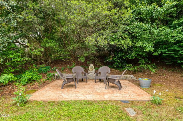 105 Oakbeech Court, Holly Springs, NC 27540