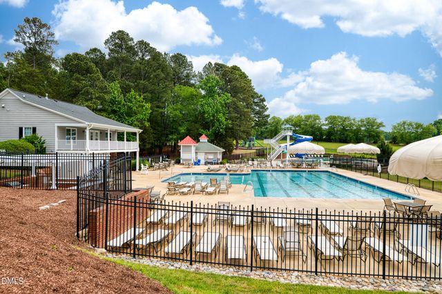 105 Oakbeech Court, Holly Springs, NC 27540
