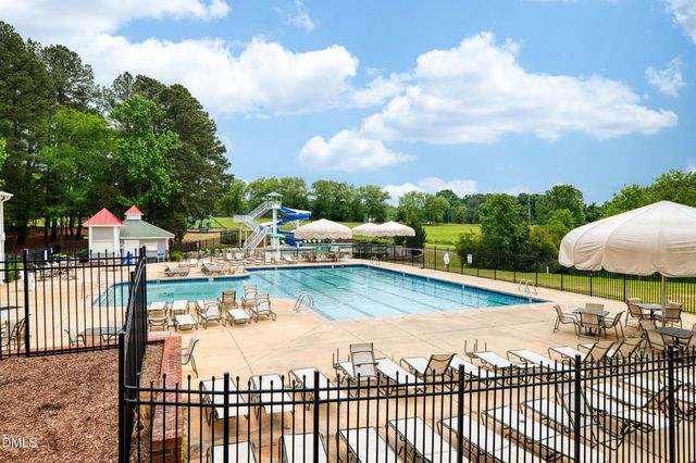 105 Oakbeech Court, Holly Springs, NC 27540