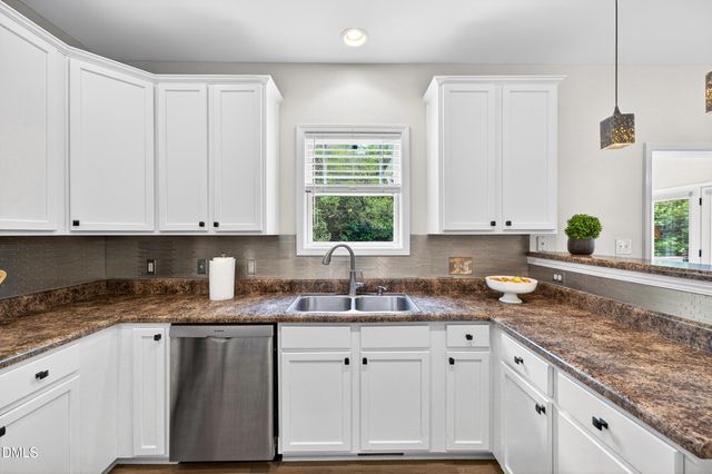 105 Oakbeech Court, Holly Springs, NC 27540