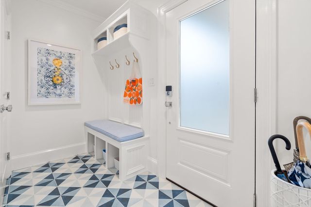 27 Summit Ave 27, Brookline, MA 02445