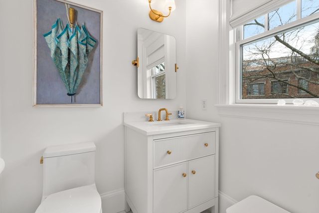 27 Summit Ave 27, Brookline, MA 02445