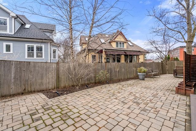 27 Summit Ave 27, Brookline, MA 02445