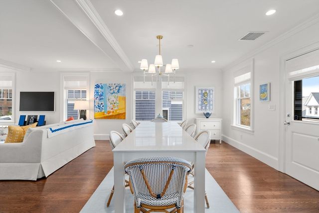 27 Summit Ave 27, Brookline, MA 02445