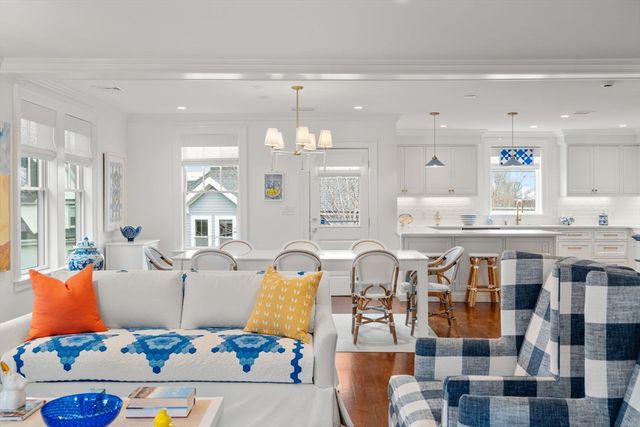 27 Summit Ave 27, Brookline, MA 02445