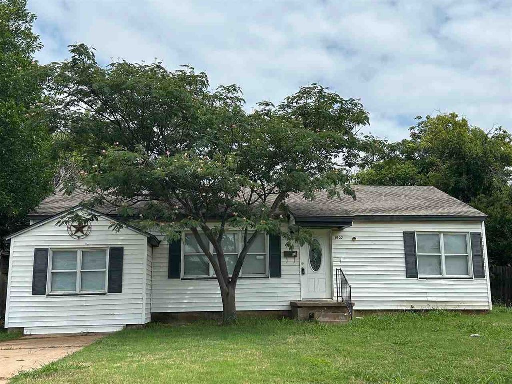 1907 NW Euclid, Lawton, OK 73507