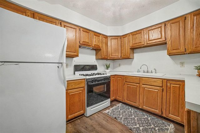 6473 Windwood Drive, Fruitport, MI 49415