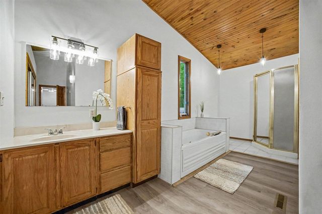 6473 Windwood Drive, Fruitport, MI 49415