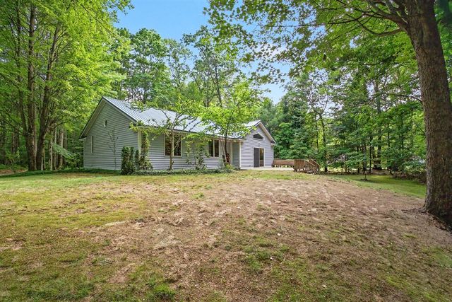 6473 Windwood Drive, Fruitport, MI 49415