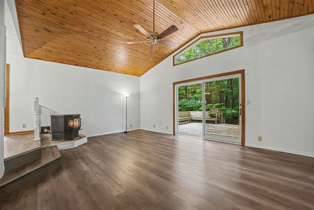 6473 Windwood Drive, Fruitport, MI 49415