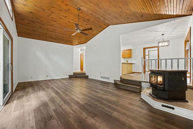 6473 Windwood Drive, Fruitport, MI 49415