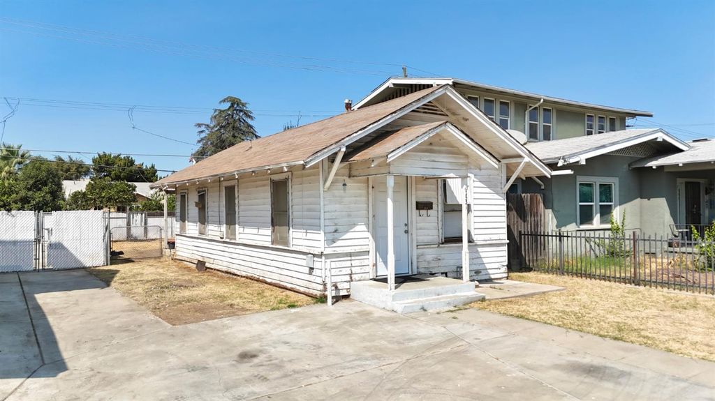 Image 1 of property listing at 2531 C Street, Selma, CA 93662
