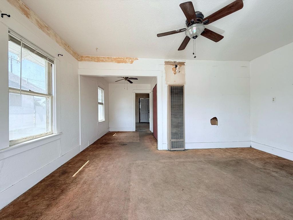 Image 2 of property listing at 2531 C Street, Selma, CA 93662