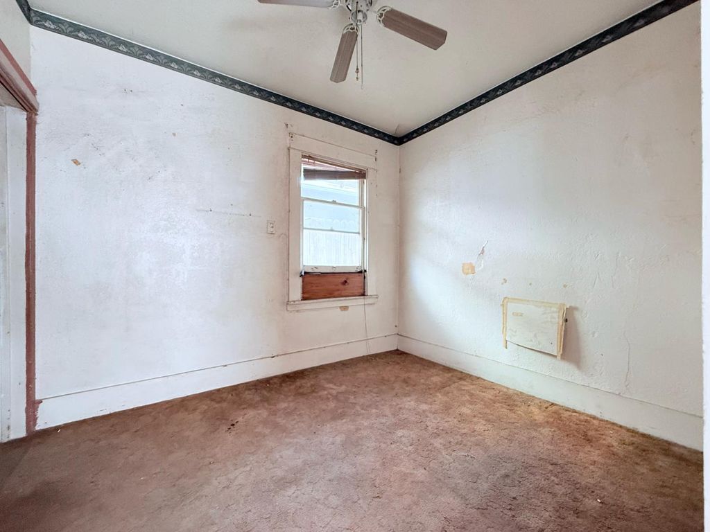 Image 4 of property listing at 2531 C Street, Selma, CA 93662