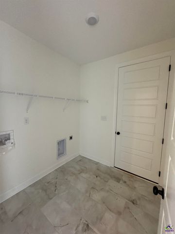 222 Farmland Circle, Perry, GA 31069