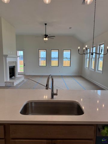 222 Farmland Circle, Perry, GA 31069
