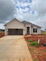 222 Farmland Circle, Perry, GA 31069
