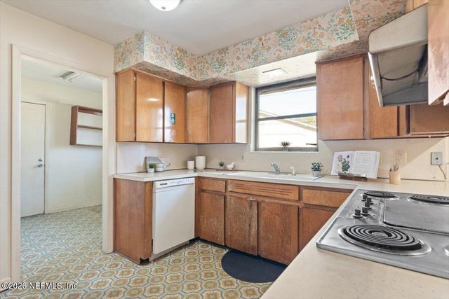 3866 SAN BERNADO Drive, Jacksonville, FL 32217