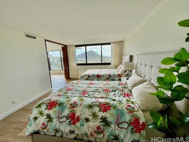 250 Kawaihae Street 17D, Honolulu, HI 96825