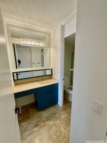250 Kawaihae Street 17D, Honolulu, HI 96825