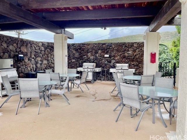 250 Kawaihae Street 17D, Honolulu, HI 96825