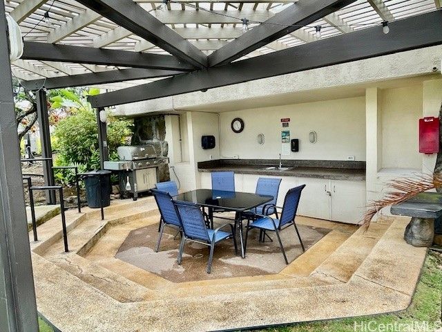 250 Kawaihae Street 17D, Honolulu, HI 96825