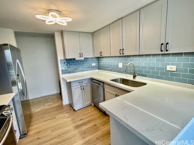 250 Kawaihae Street 17D, Honolulu, HI 96825