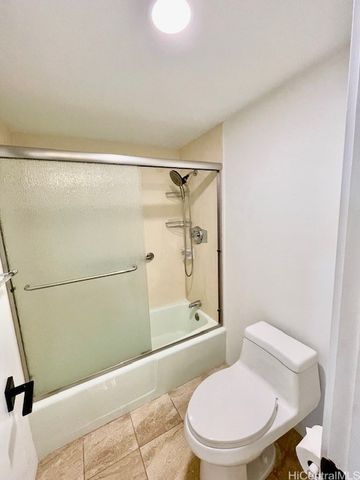 250 Kawaihae Street 17D, Honolulu, HI 96825