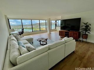 250 Kawaihae Street 17D, Honolulu, HI 96825