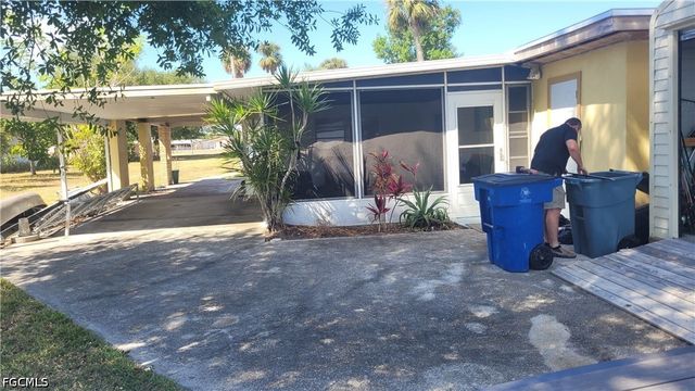 1288 Waite DR, North Fort Myers, FL 33903