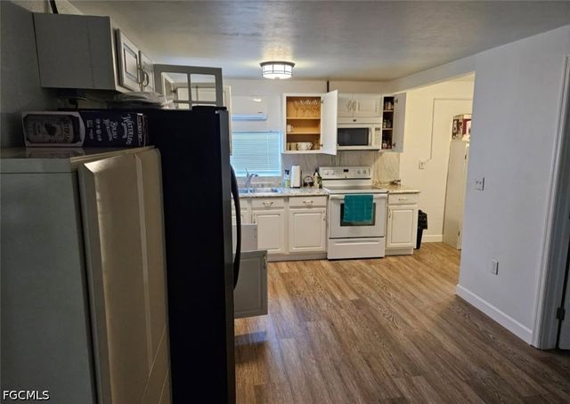1288 Waite DR, North Fort Myers, FL 33903