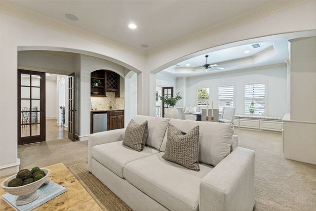 6729 Kenwood Avenue, Dallas, TX 75214
