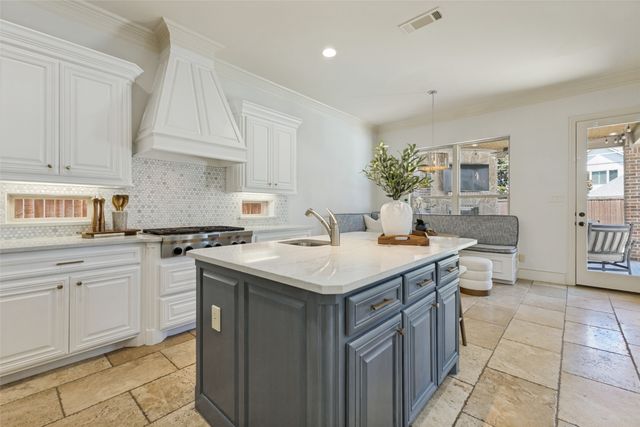 6729 Kenwood Avenue, Dallas, TX 75214