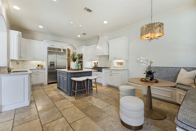 6729 Kenwood Avenue, Dallas, TX 75214