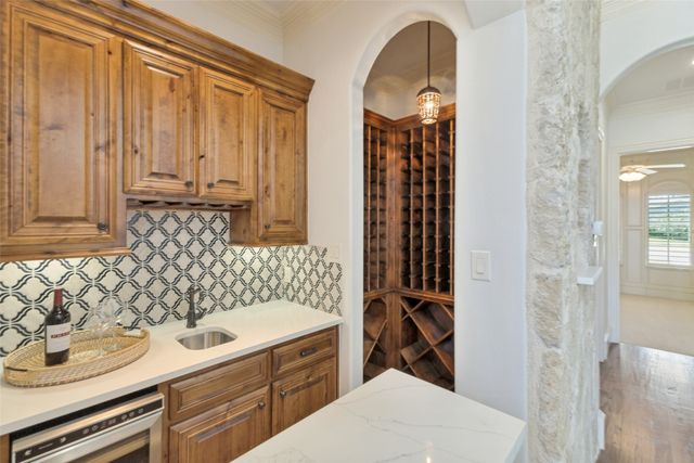 6729 Kenwood Avenue, Dallas, TX 75214