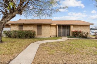 3150 Crestwater Dr, Corpus Christi, TX 78415