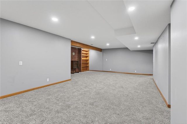 2103 NE 85th Road, St Joseph, MO 64507