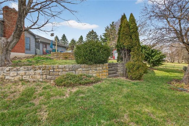 2103 NE 85th Road, St Joseph, MO 64507