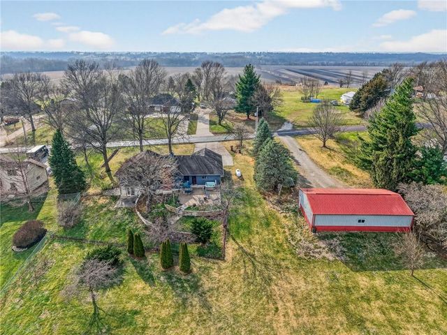 2103 NE 85th Road, St Joseph, MO 64507