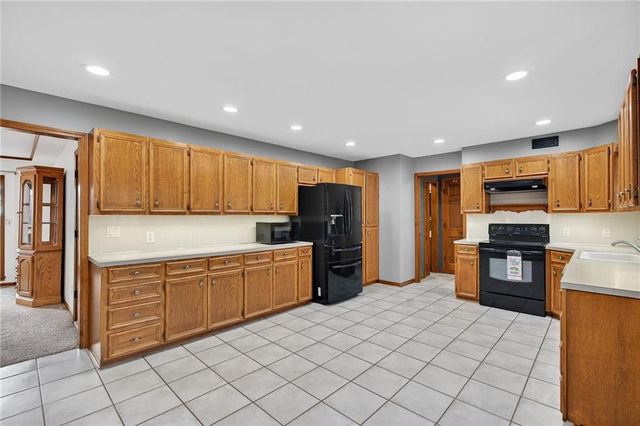 2103 NE 85th Road, St Joseph, MO 64507