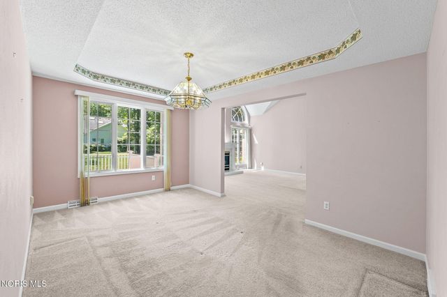 6545 Carrietowne Lane, Toledo, OH 43615