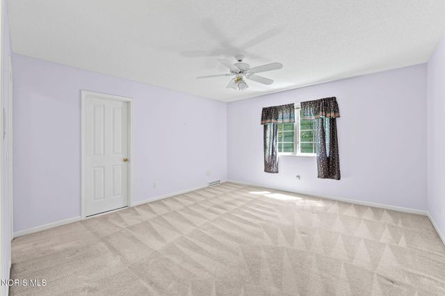 6545 Carrietowne Lane, Toledo, OH 43615