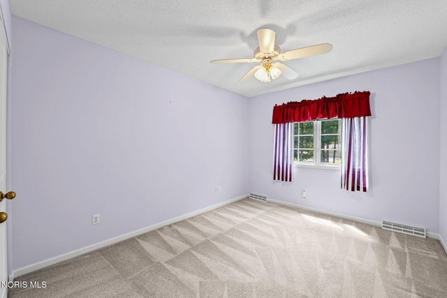 6545 Carrietowne Lane, Toledo, OH 43615