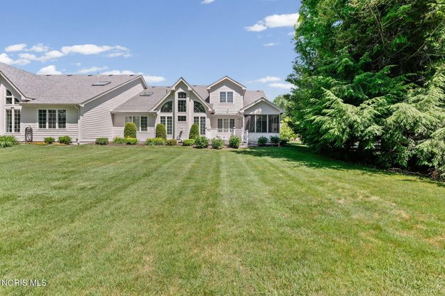 6545 Carrietowne Lane, Toledo, OH 43615