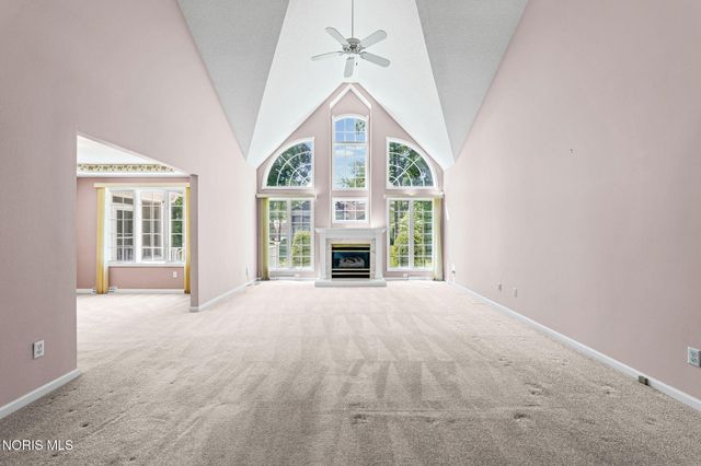 6545 Carrietowne Lane, Toledo, OH 43615