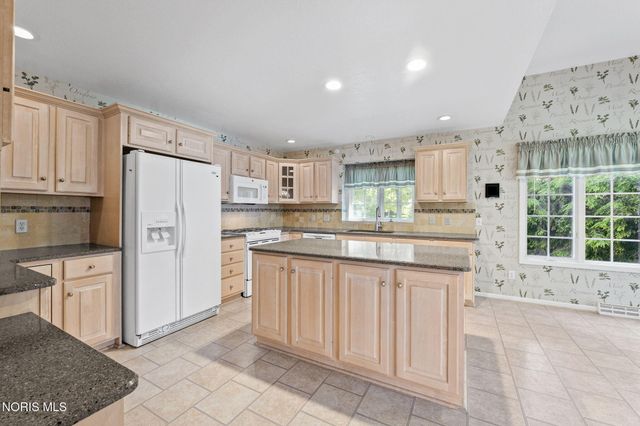 6545 Carrietowne Lane, Toledo, OH 43615